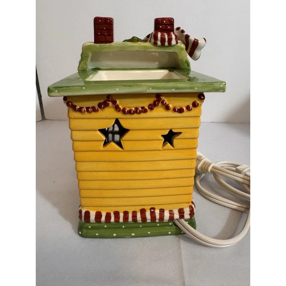Vintage Ceramic Wax Warmer Christmas House Holiday Home Decor Plugs In Lights Up